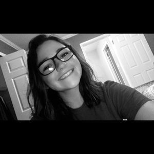 Meet your Posher, Caitlyn